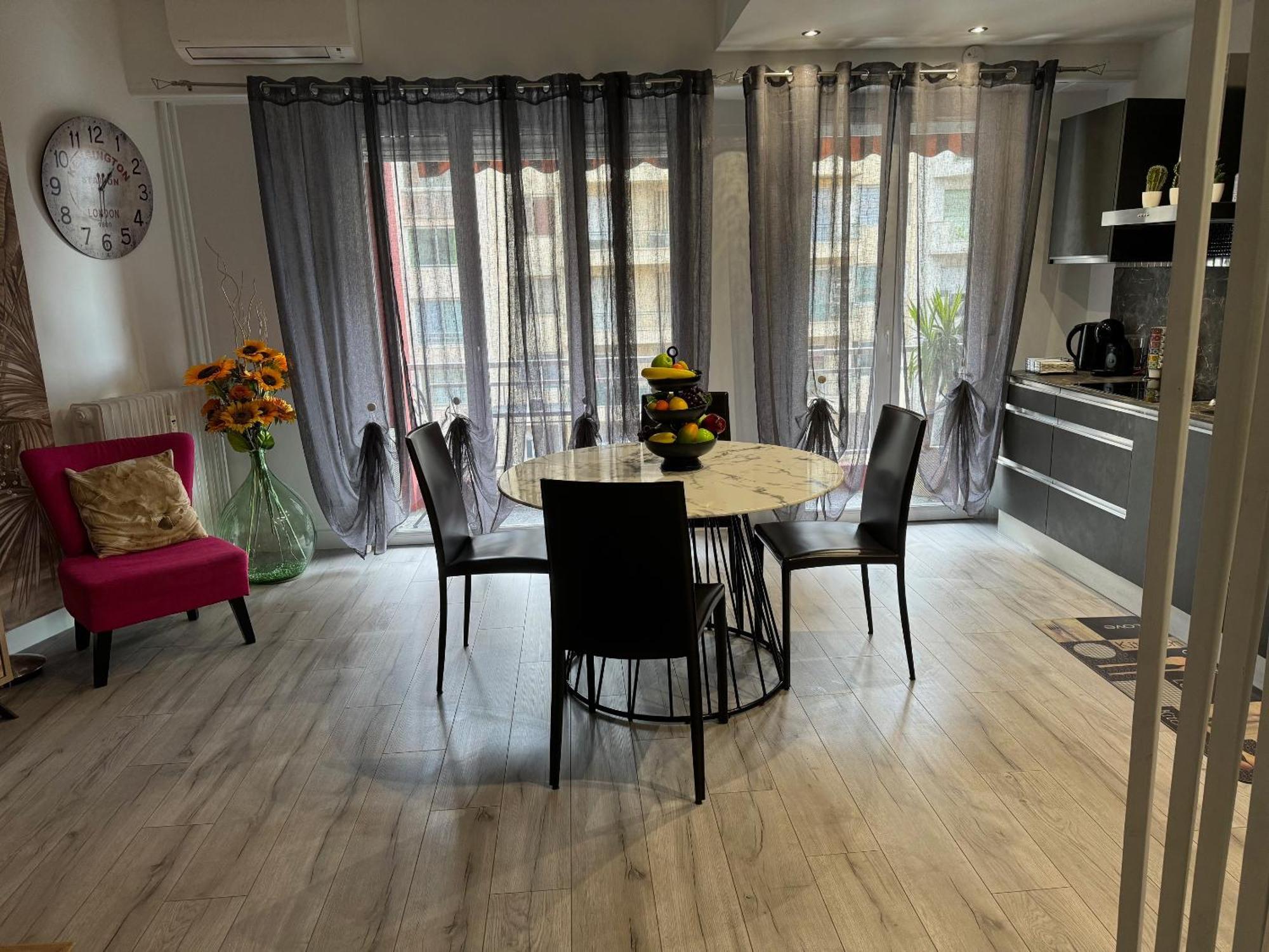 Gorgeous 2 Bedrooms Holiday Apartement Niza Exterior foto